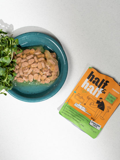 HALF&HALF plic pentru pisici sterilizate, bucăţi de Curcan în jeleu 100g