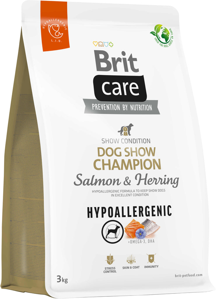 BRIT CARE Hypoallergenic Dog Show Champion, cu Somon si Hering 3kg