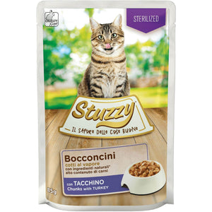 STUZZY Chunks Plic hrana umeda pentru pisici sterilizate, cu Curcan 85g