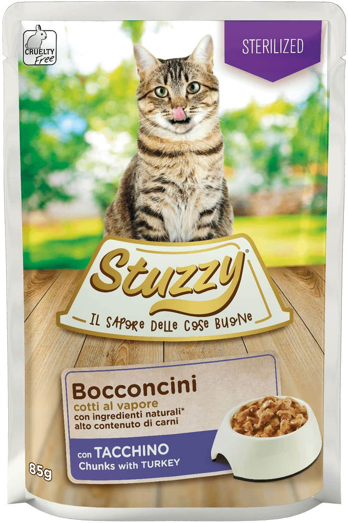 STUZZY Chunks Plic hrana umeda pentru pisici sterilizate, cu Curcan 85g